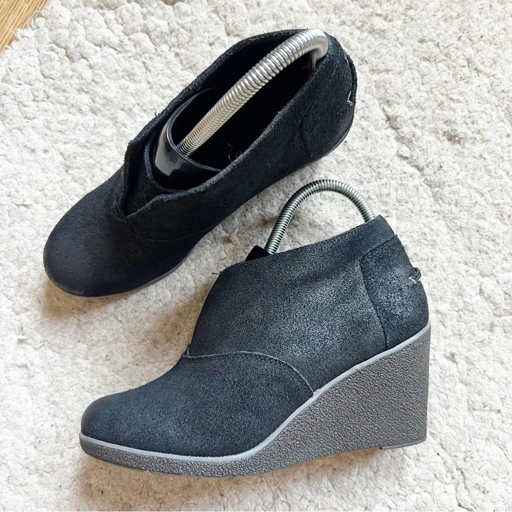 Sperry style sts94037 slip on laceless suede wedge booties